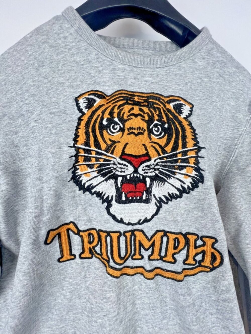 Triumph by Lucky Brand Tiger Embroidered Crewneck Sweater – Men’s Small Gray - Picture 3 of 6